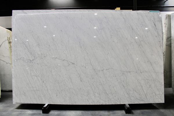 Carrara White UMM8823