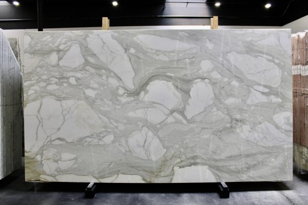 Calacatta Honed UMM71332