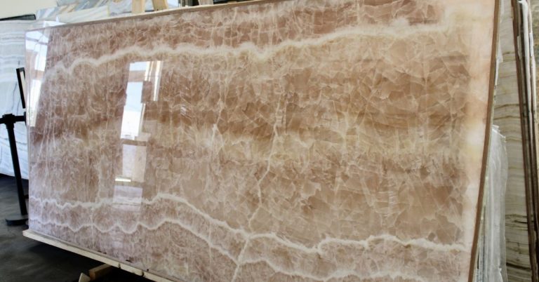 Onyx Feature Walls That Wow Interior Designers