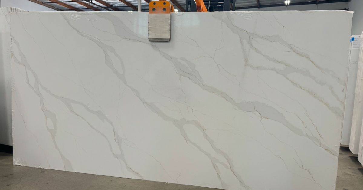 Quartz Backsplash Ideas for Contemporary Kitchens