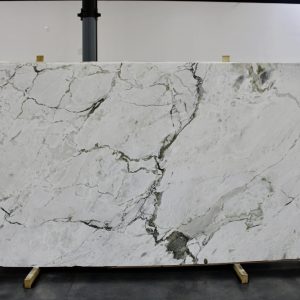 Oyster White Honed UMM09889